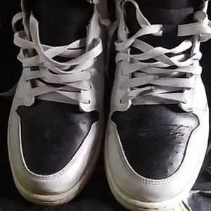 Air Jordan 1 retro mid grey wolf size